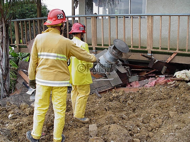 1.10.2005 La Conchita Incident